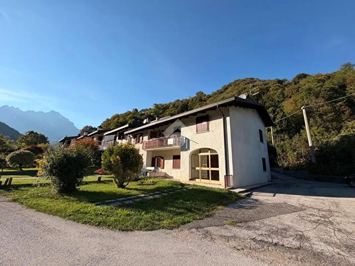 Casa quadrilocale in vendita in Via Sega, Valli Del Pasubio