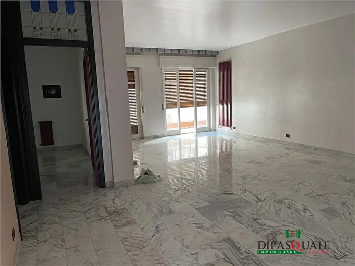 Appartamento con 8 locali in affitto in Via Risorgimento, Ragusa
