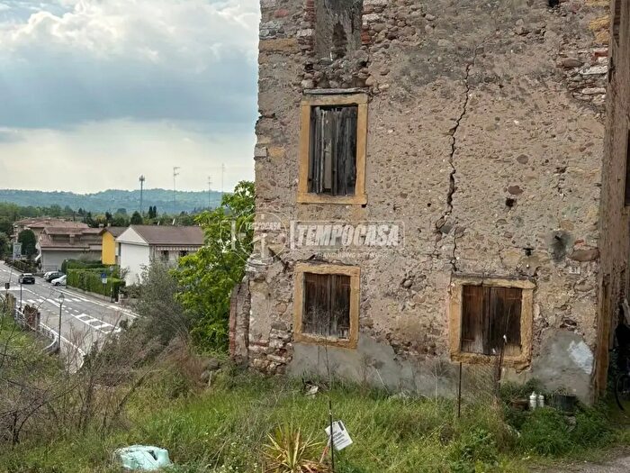 Appartamento in vendita in Pescantina