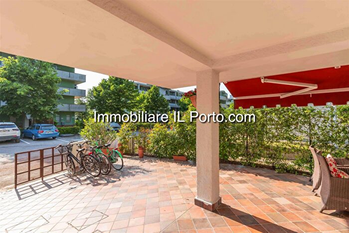 Casa con 6 locali in vendita in Comacchio