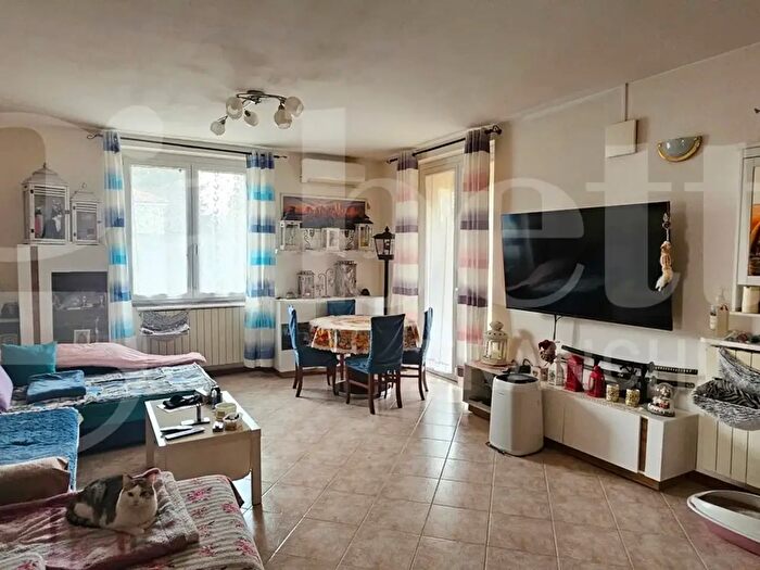 Casa quadrilocale in vendita in Castano Primo