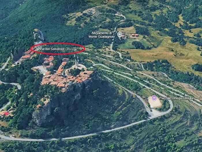 Appartamento trilocale in vendita in Via del Salvatore, Capranica Prenestina