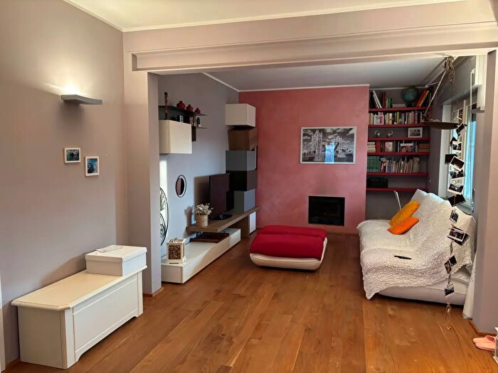 Appartamento trilocale in vendita in Via San Genesio B, Suno