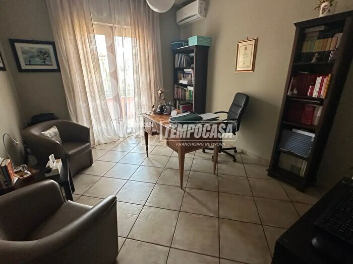 Appartamento con 6 locali in vendita in Casalnuovo Di Napoli