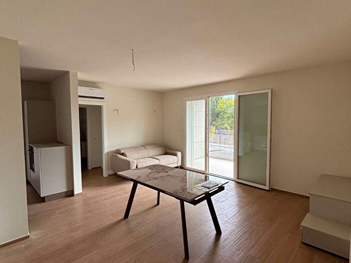 Appartamento trilocale in affitto in Legnaia San Quirico Monticelli, Firenze