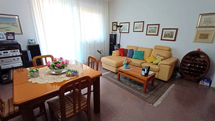 Appartamento quadrilocale in vendita in Ancona Zona Centro Storico, Ancona