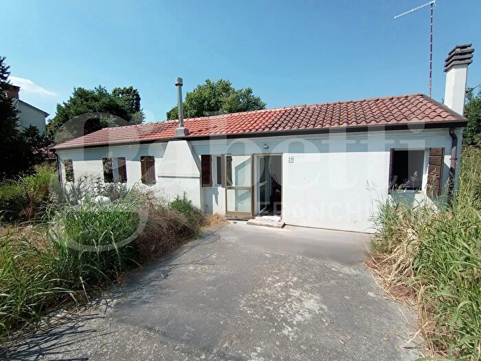 Casa quadrilocale in vendita in Cavarzere Via Ca Labia, Cavarzere