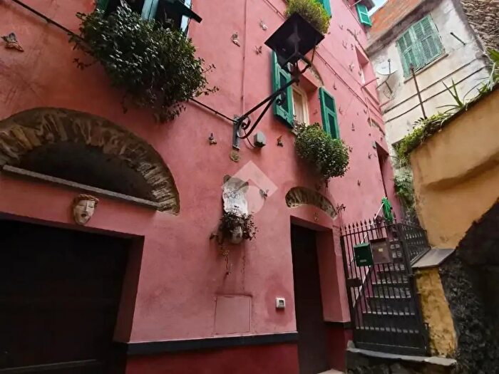 Appartamento quadrilocale in vendita in Via Gioberti, Badalucco