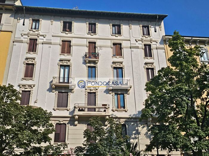 Appartamento bilocale in vendita in Via Sardegna, Milano