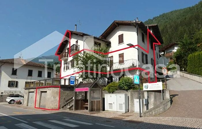 Appartamento quadrilocale in vendita in Via Strada Statale, Porte di Rendena