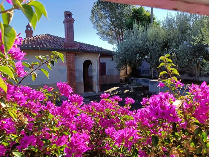 Casa con 6 locali in vendita in Contrada Bordino, Agira