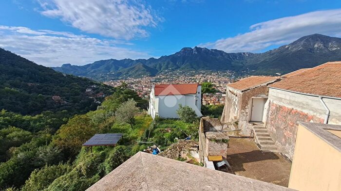 Appartamento bilocale in vendita in Via Nicola Salsano, Cava De Tirreni