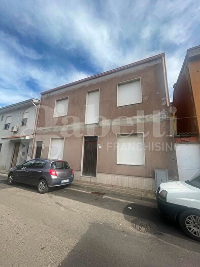 Casa con 5 locali in vendita in Via Sa Ussedda, Terralba