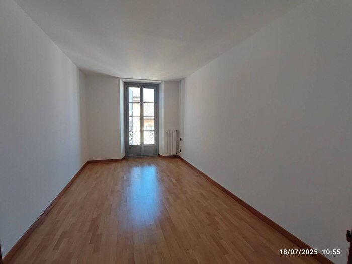 Appartamento trilocale in affitto in Via Festa del Perdono, Missori, Milano