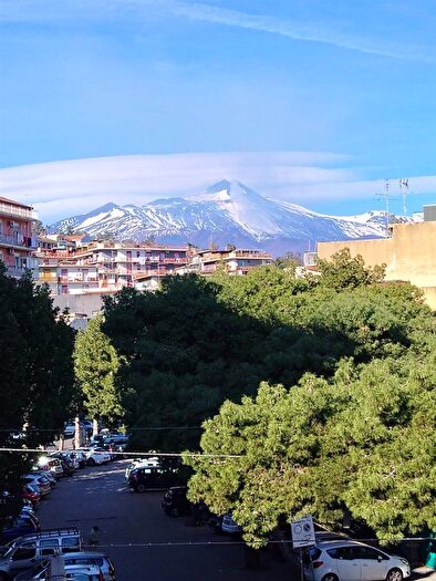 Appartamento quadrilocale in vendita in Via Europa, Aci Catena