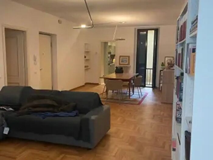 Appartamento trilocale in vendita in Via Giuseppe Verdi, Piacenza