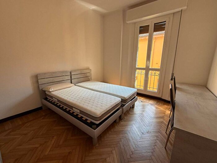 Appartamento quadrilocale in affitto in Via Volturno, Centro Storico, Bologna