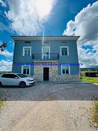 Casa con 11 locali in vendita in Via Pantanelli, Pesaro