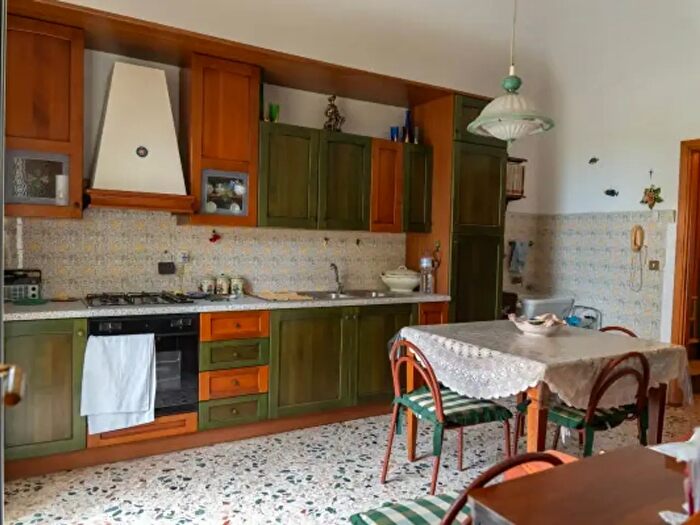 Casa quadrilocale in vendita in Via Umberto I, Santo Stefano Di Camastra