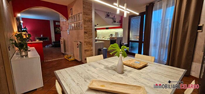 Appartamento con 5 locali in vendita in Colle Di Val DElsa