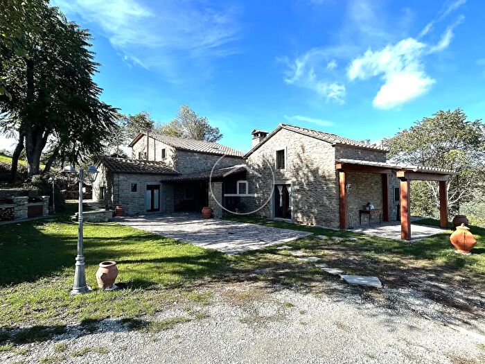 Casa con 12 locali in vendita in Via Tirli Faggiola, Firenzuola