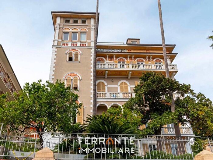 Appartamento trilocale in affitto in Via Romana Antica, Centro, Chiavari