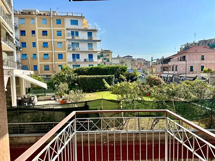 Appartamento bilocale in vendita in Loano