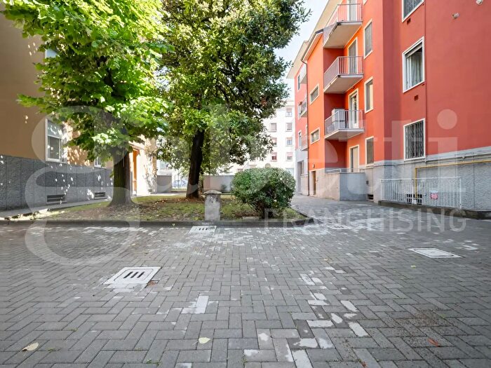 Appartamento trilocale in vendita in Via Giuseppe Ripamonti, Milano