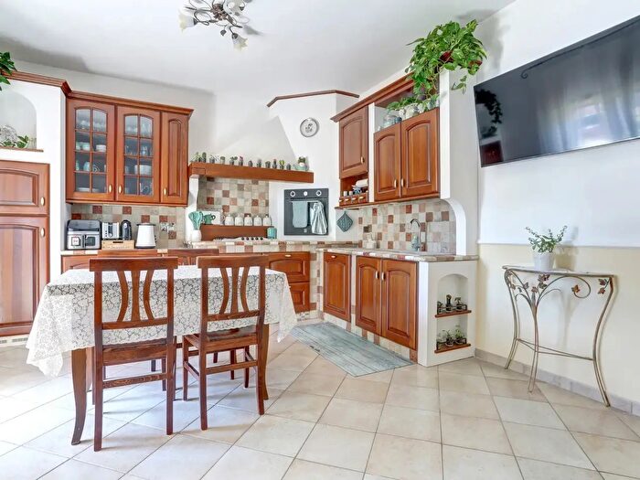 Appartamento trilocale in vendita in Via Decollatura, Roma