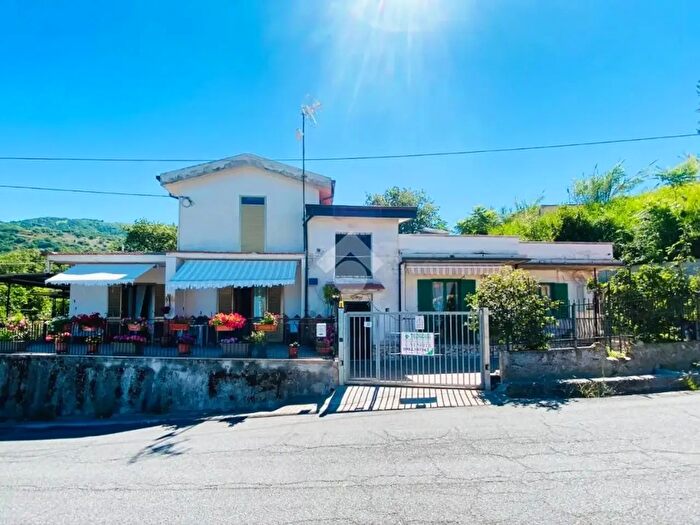 Appartamento trilocale in vendita in Via del Carmelo, Paola