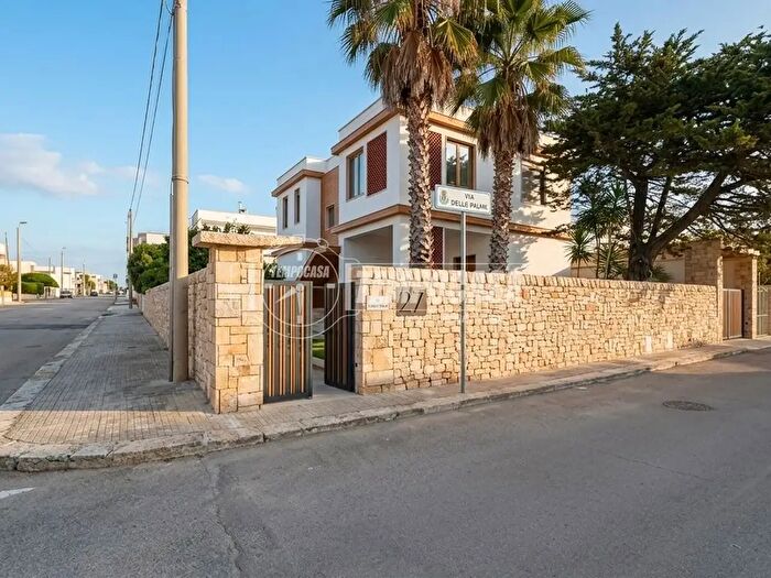 Casa quadrilocale in vendita in Via del Fante, Melendugno