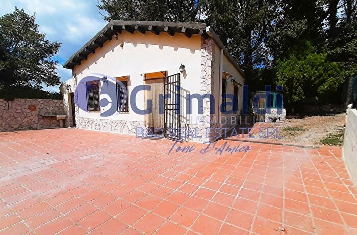 Casa trilocale in vendita in Cda Piscazzi Ss, Polizzi Generosa