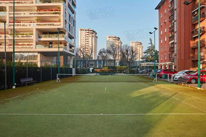 Appartamento con 5 locali in vendita in Via Tarvisio, Milano