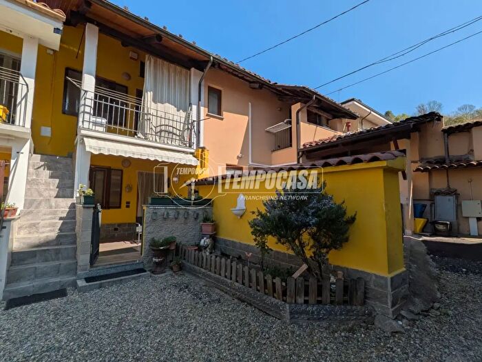 Casa quadrilocale in vendita in Via Massimo d Azeglio, Castellamonte