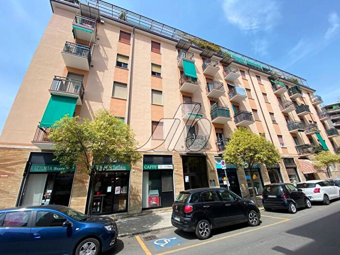 Appartamento trilocale in affitto in Via Roma, Bresso