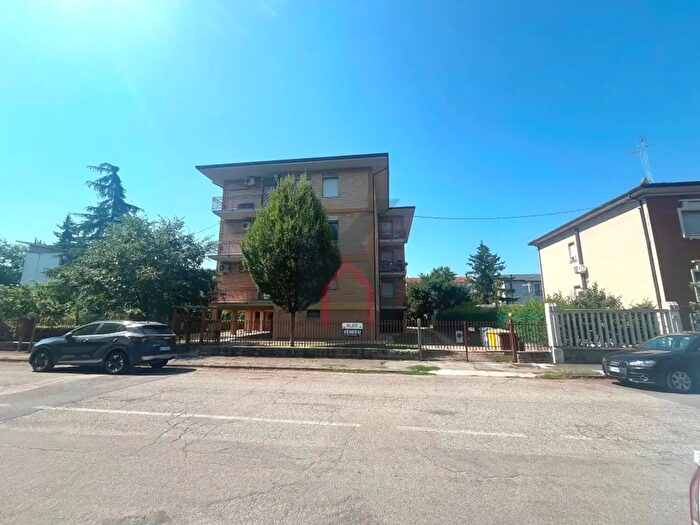 Appartamento con 5 locali in vendita in Forli'