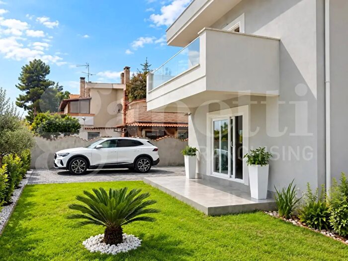 Casa quadrilocale in vendita in Via Machiavelli Snc, Anzio