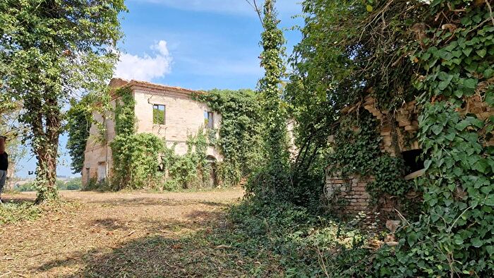 Casa con 8 locali in vendita in Indirizzo Contrada Ricciola, Recanati