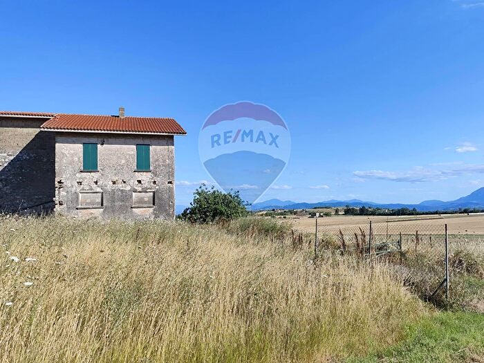 Casa con 6 locali in vendita in Via Stella, Benevento