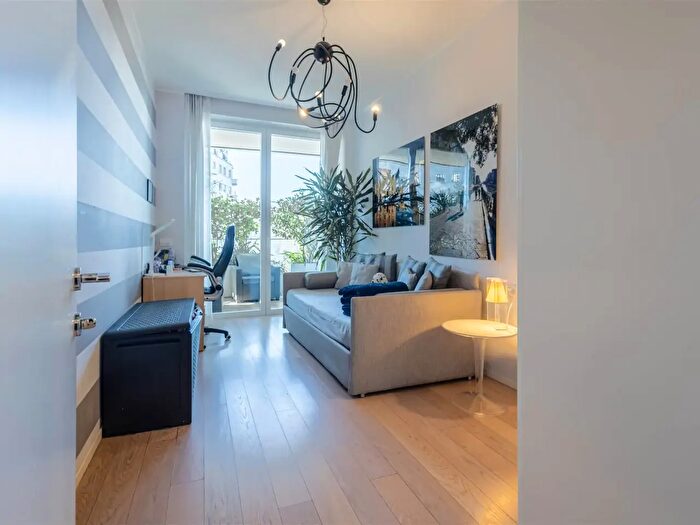 Appartamento trilocale in vendita in Via Ambrogio Spinola, Milano