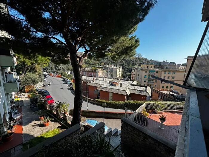 Appartamento quadrilocale in vendita in Corso Luigi Andrea Martinetti, Genova