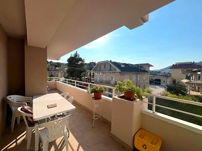 Appartamento quadrilocale in vendita in Viale Rimembranze, Appignano Del Tronto