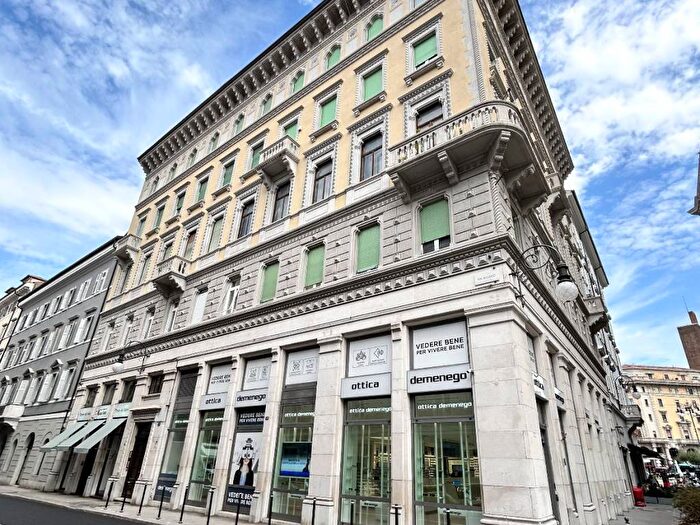 Appartamento bilocale in affitto in Via Milano, Borgo Teresiano, Trieste