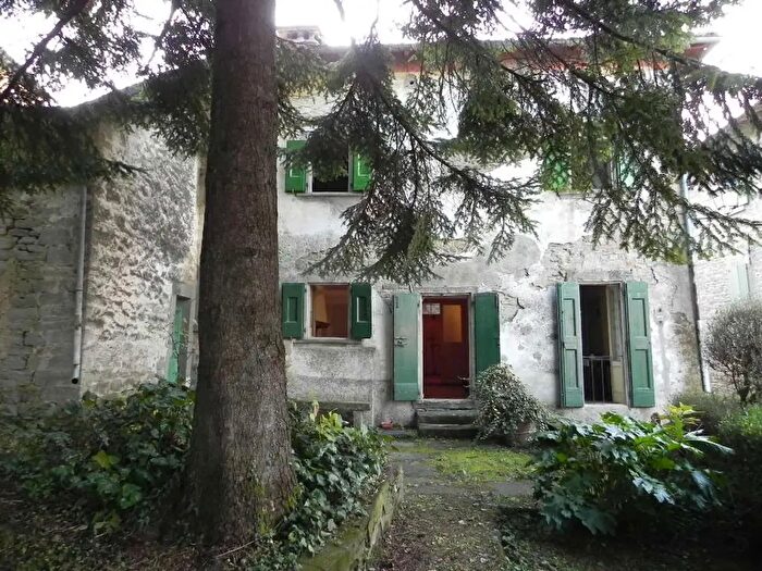 Casa con 10 locali in vendita in Via Giugnola, Castel Del Rio