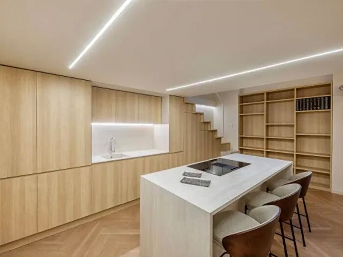Appartamento bilocale in vendita in Via Broletto, Milano