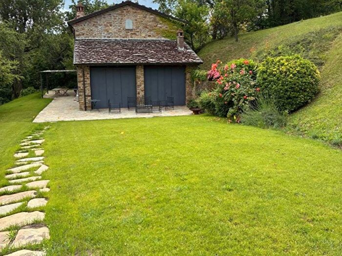 Casa con 6 locali in affitto in Piozzano