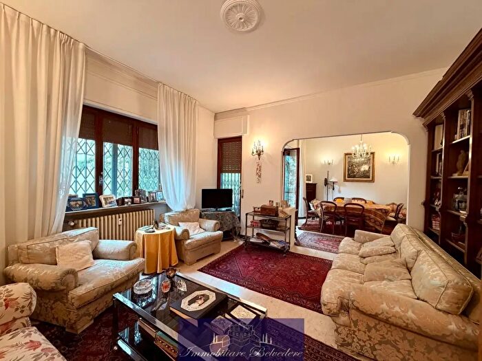 Appartamento con 7 locali in vendita in Via Stefano Turr, Firenze