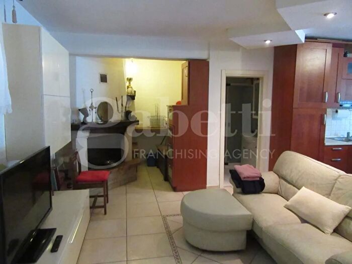 Appartamento con 7 locali in vendita in Roccastrada