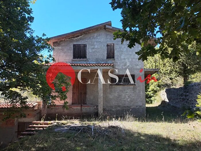Casa con 7 locali in vendita in Contrada Minocera Snc, Ucria