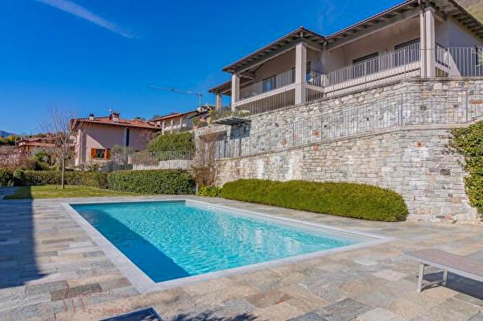 Appartamento quadrilocale in vendita in Via Pola, Tremezzina